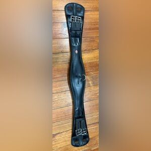 28” Courbette contoured girth